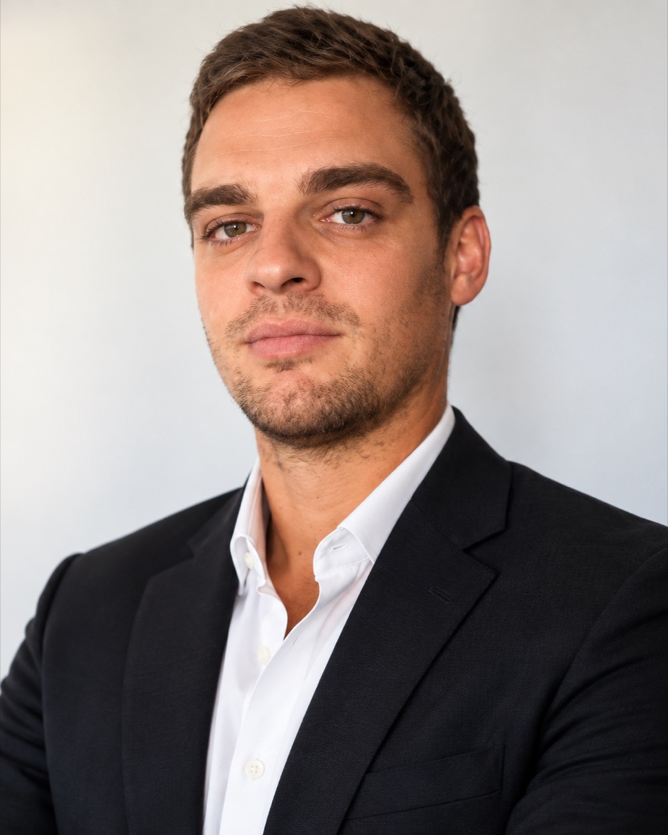Emmanuel Ruggiero, the developer behind Helpiz